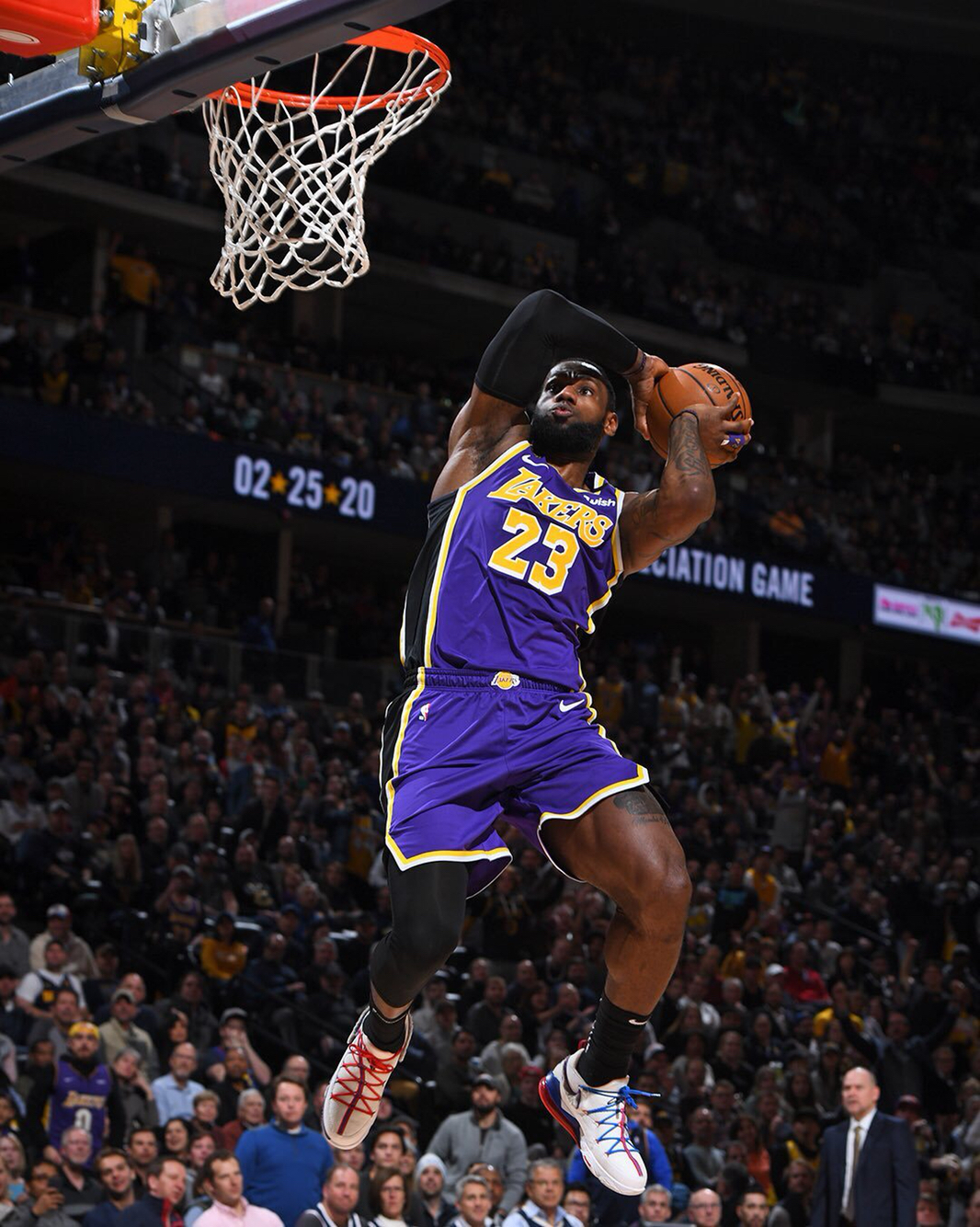 区域盯人被 区域盯人被